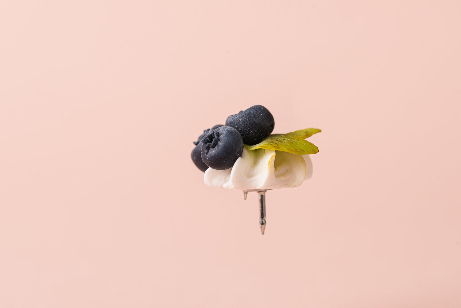 meringue blueberries pin brooch