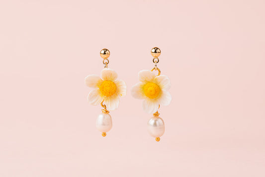 daisy pearl handmade dangling earrings